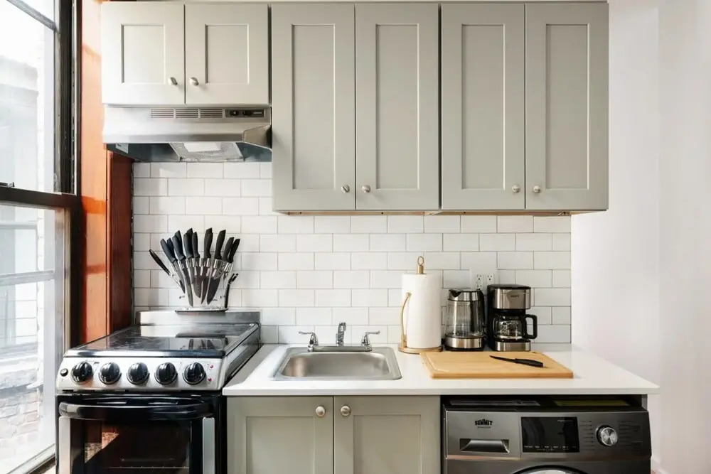 153-5a Charming 2BR LES W D