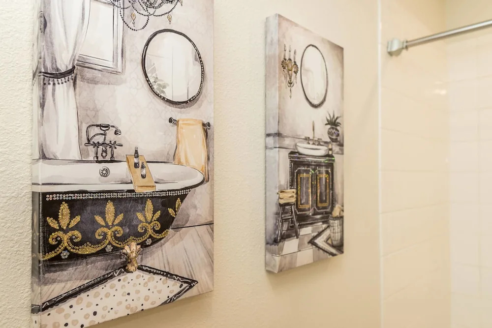 Posh and Spacious 3BD Condo With Patio, Pond View and Close to Disney! #3sl108