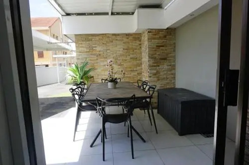 10 Coral Cove Beach Lodge