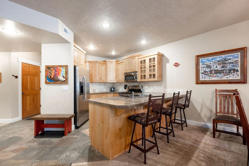 Town Pointe A202 3 Bedroom Condo by RedAwning
