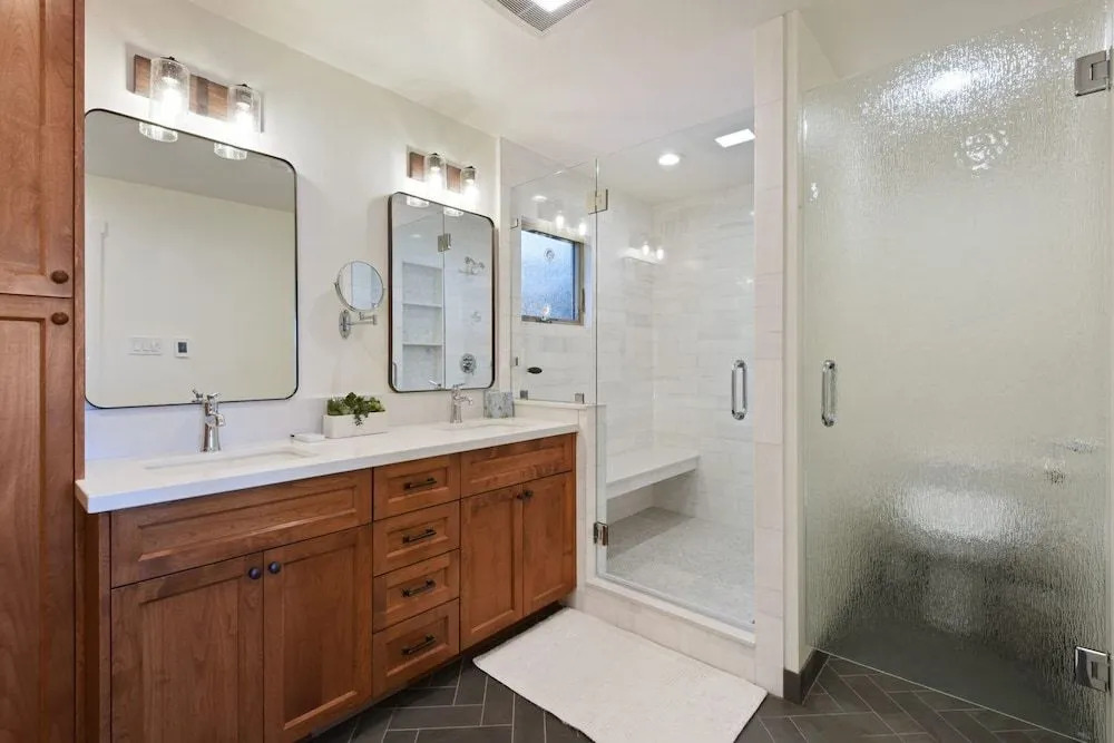 Lakefront Luxury