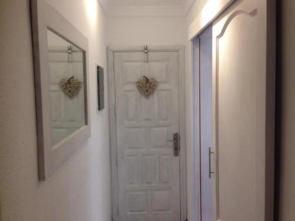 5 min walk from Yumbo 216