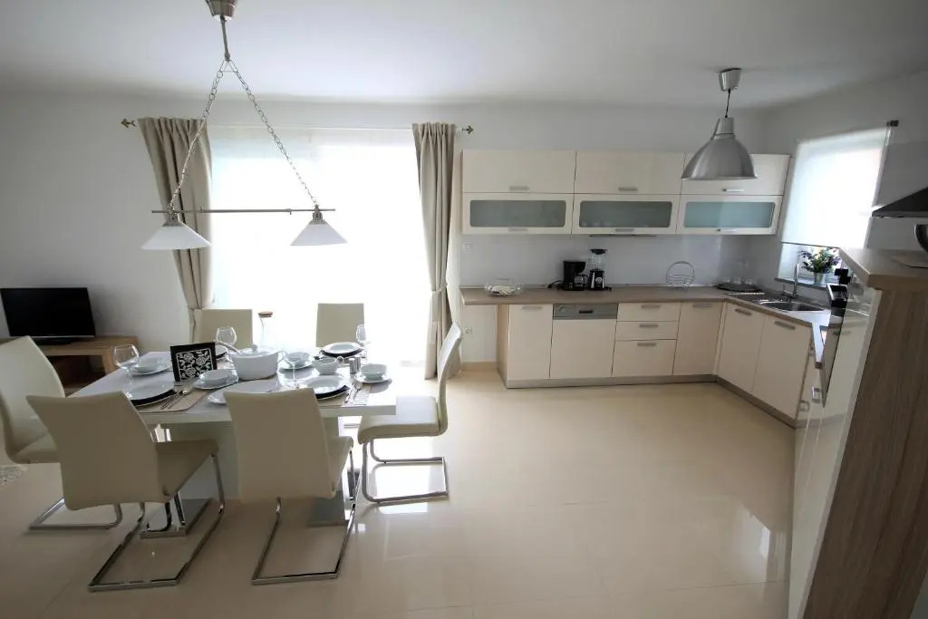 Apartments Villa Mantinela