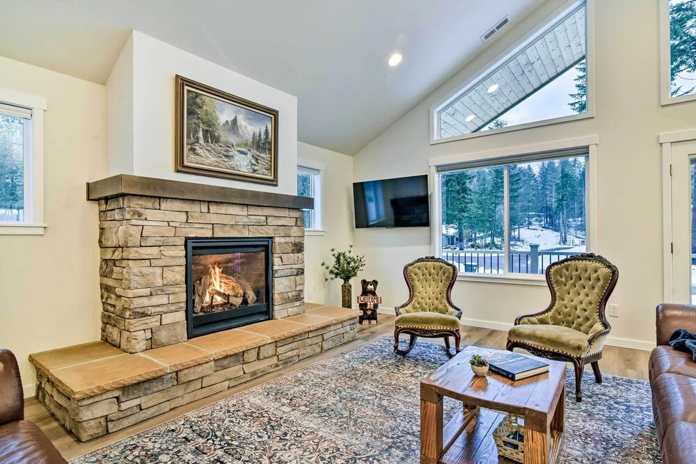 Family-Friendly Packwood Retreat w/ Deck
