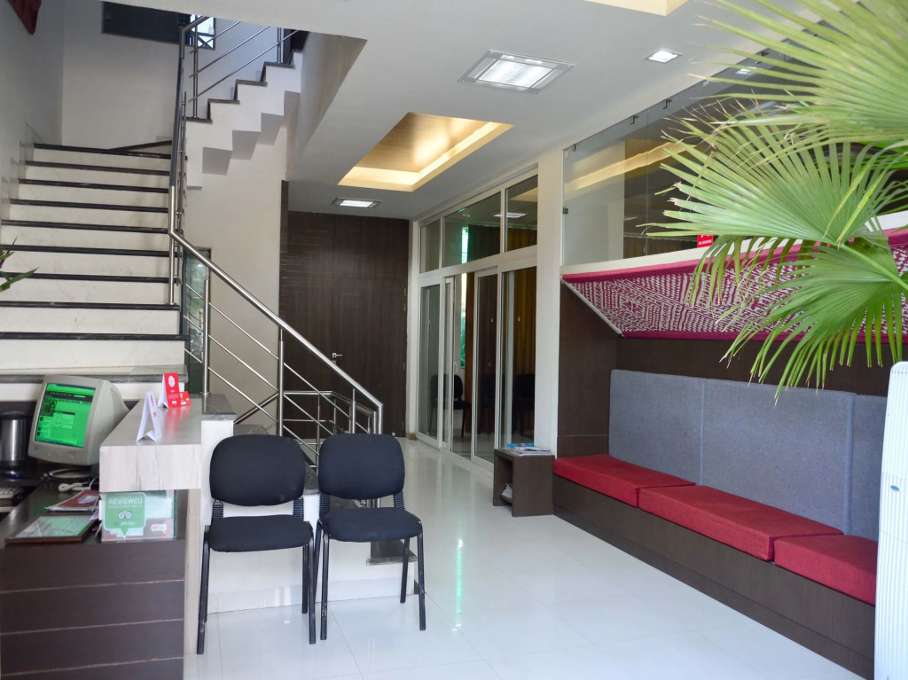 OYO 7363 Hotel N71 Rooms & Banquets