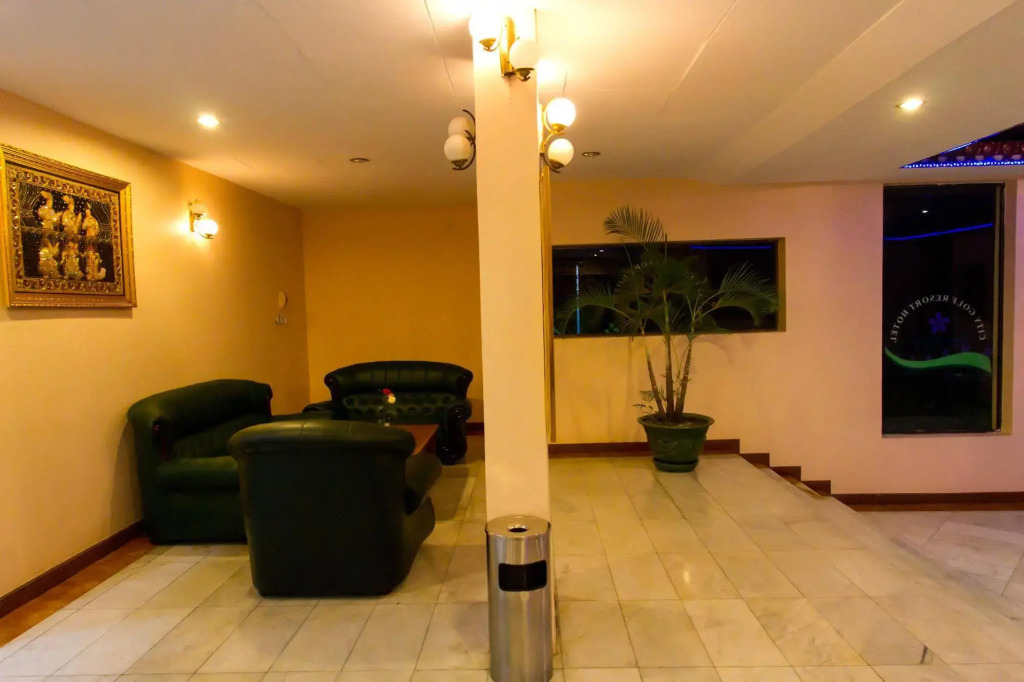 City Golf Resort Hotel