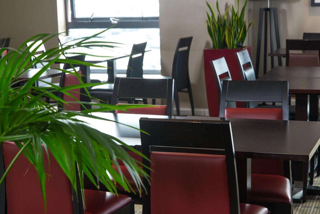 Holiday Inn Express London Luton Airport by IHG