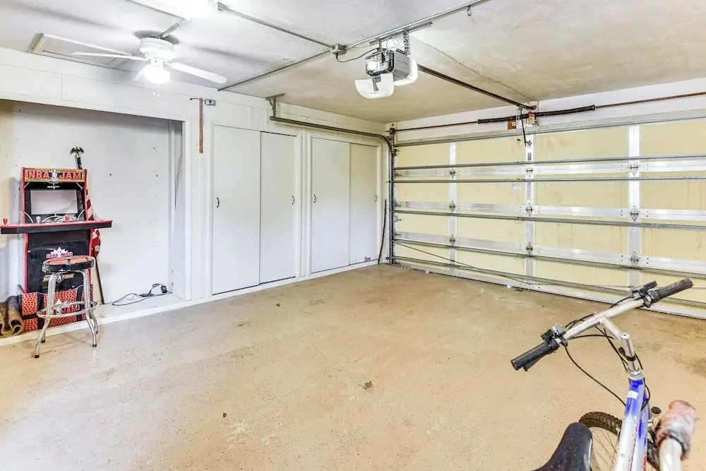 Steps to Ocean, Pool Access! Daytona Beach Gem