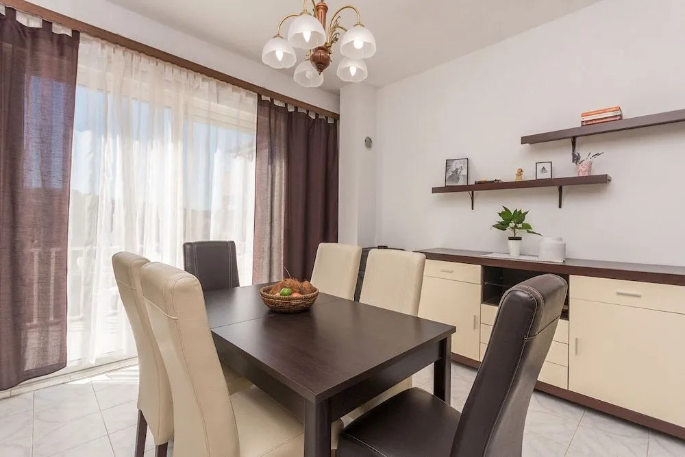Apartments Mactra