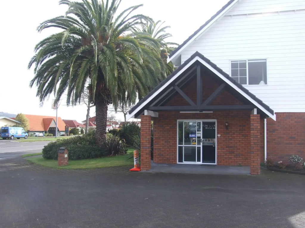 Palm Court Motor Inn
