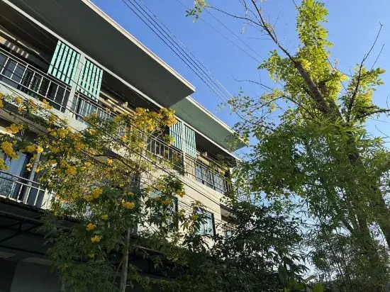 V Tharm Hotel