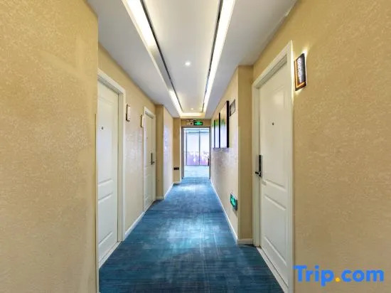 Elong ME Hotel (Shanghai Wildlife Park)
