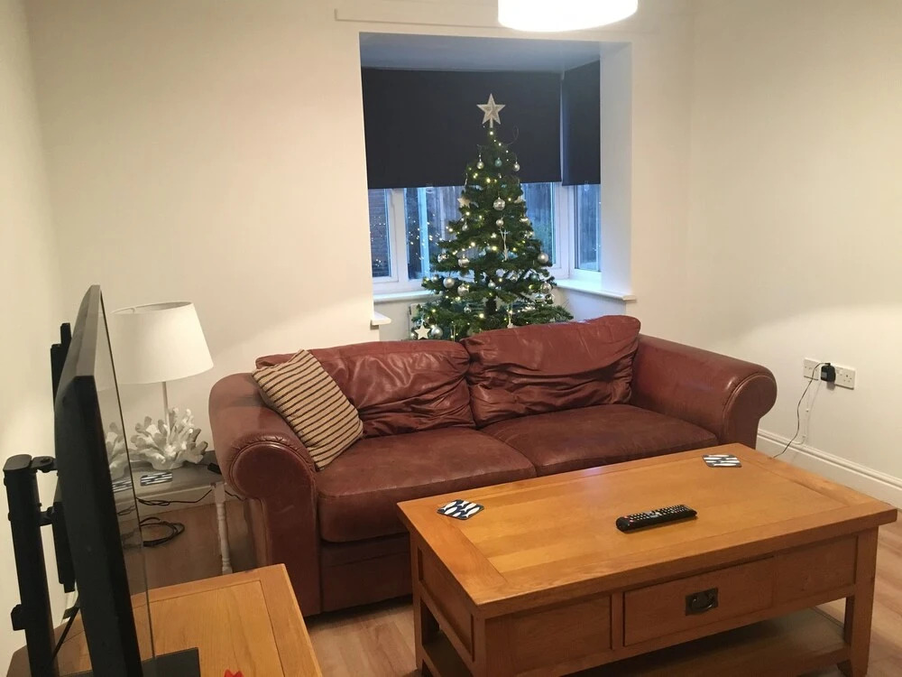 Entire 3-bed House - Child & Pet Friendly