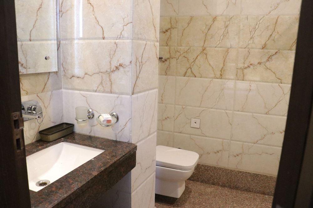 Palmdale Hotel & Resort