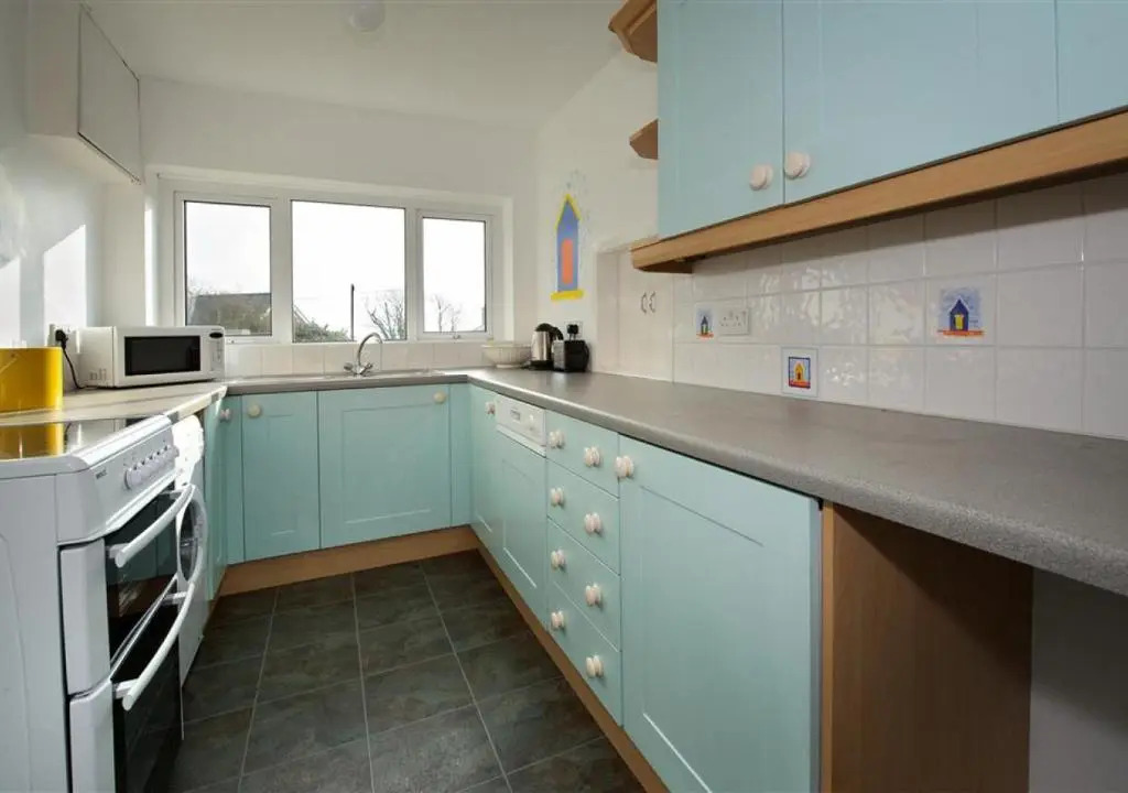 10 Llwyn Onn Beach Hut