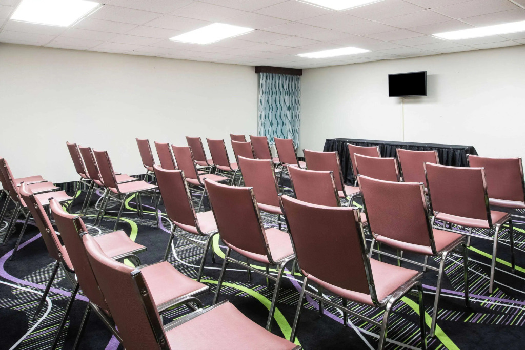 La Quinta Inn by Wyndham Davenport & Conference Center