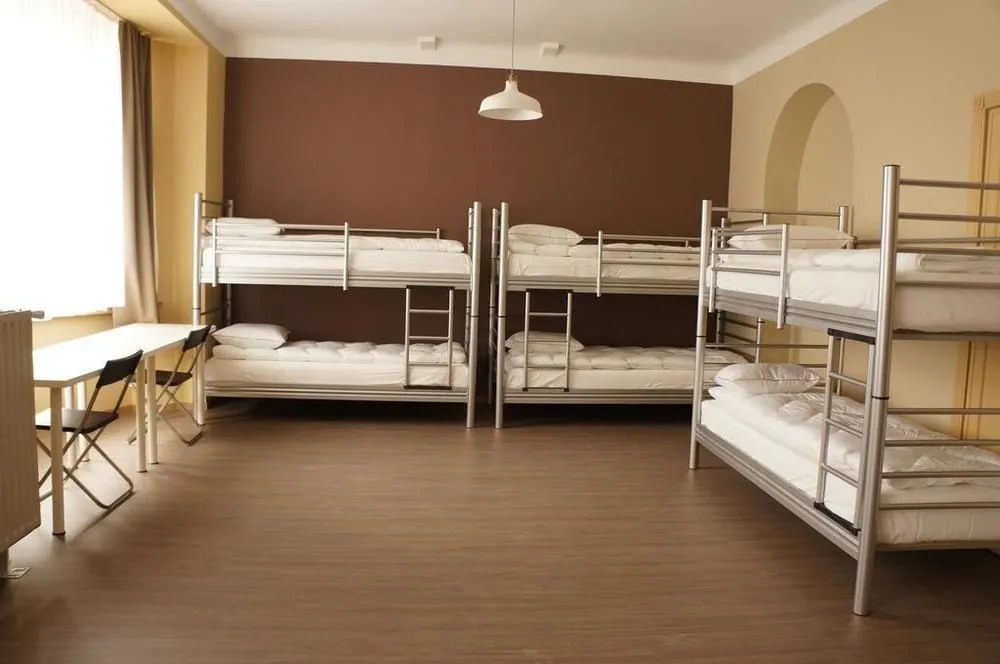 ES Hostel