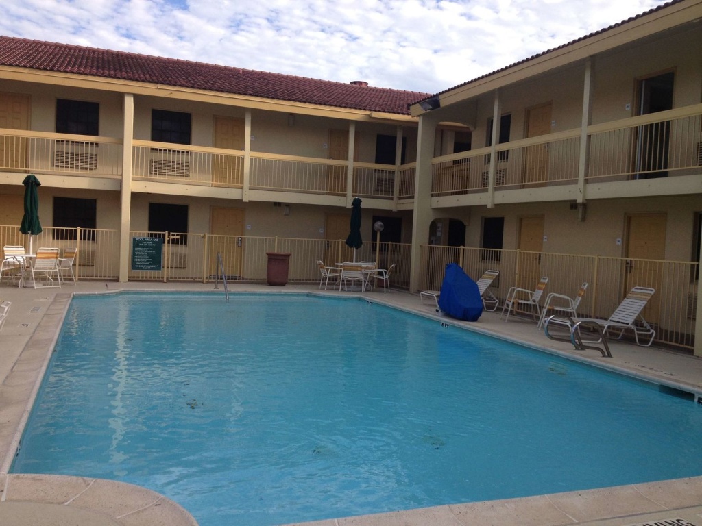 Red Roof Inn Houston East I-10