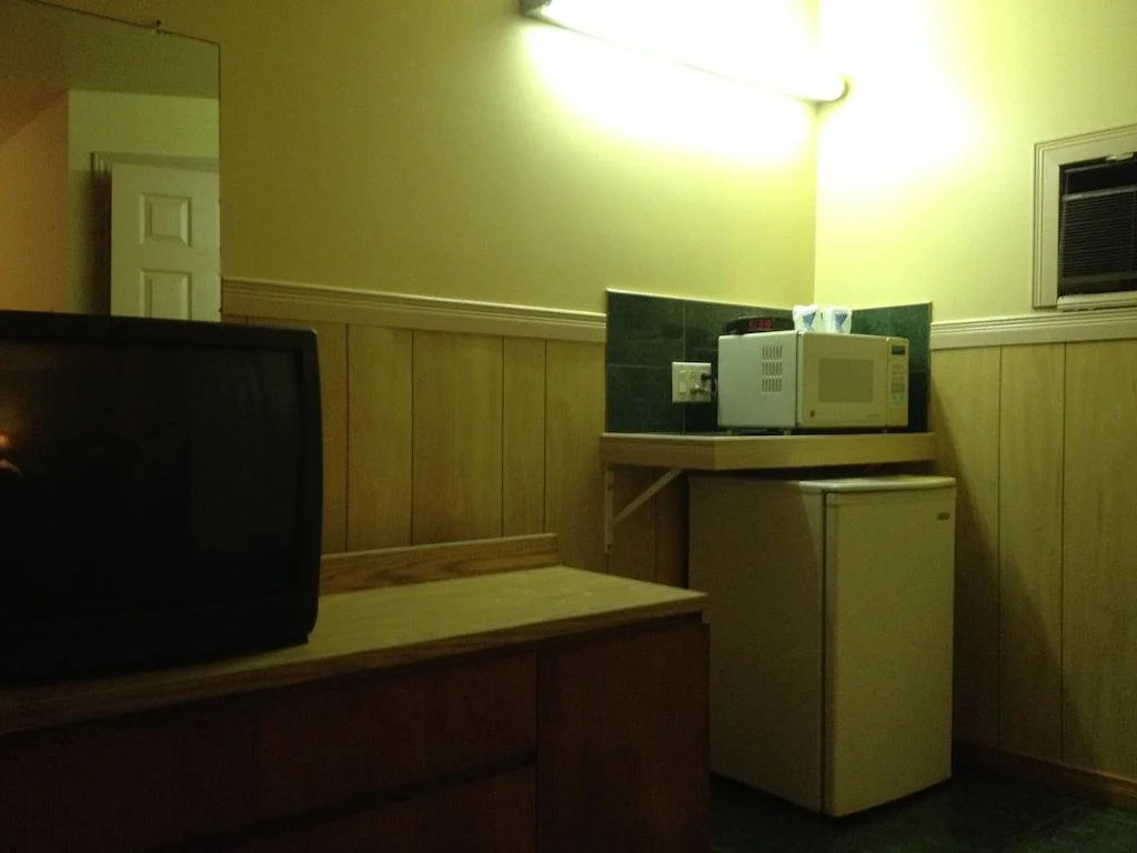 Airport Motel