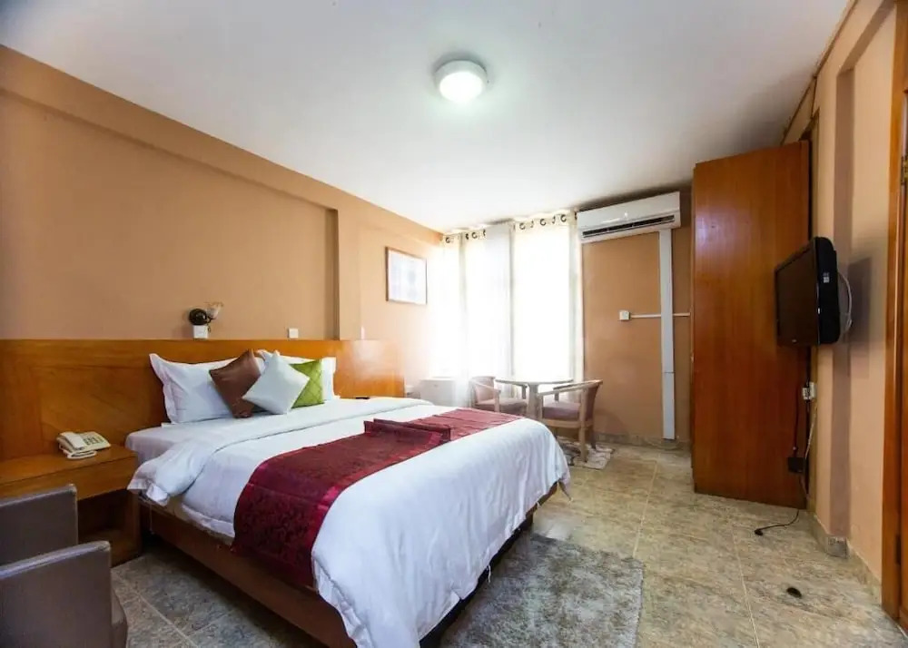 Sams Cottage Hotel