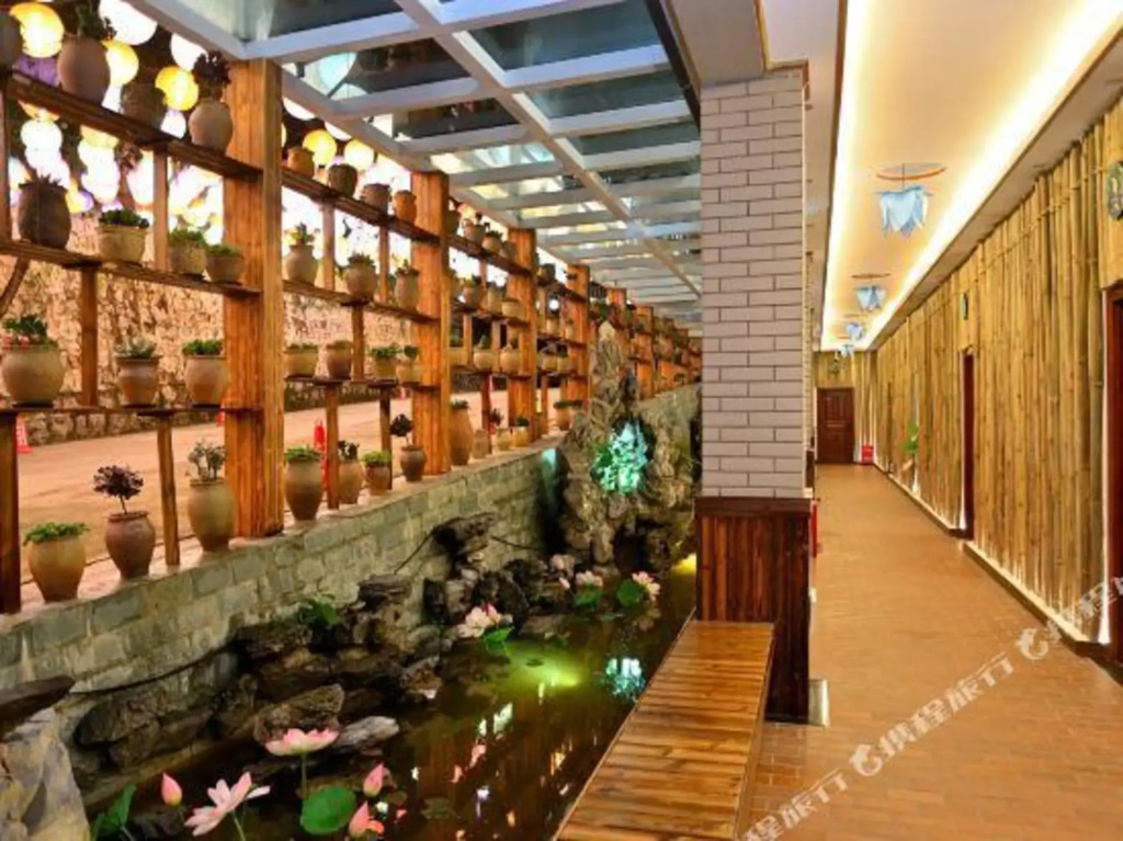 Yongxian Hot Spring Resort Hotel