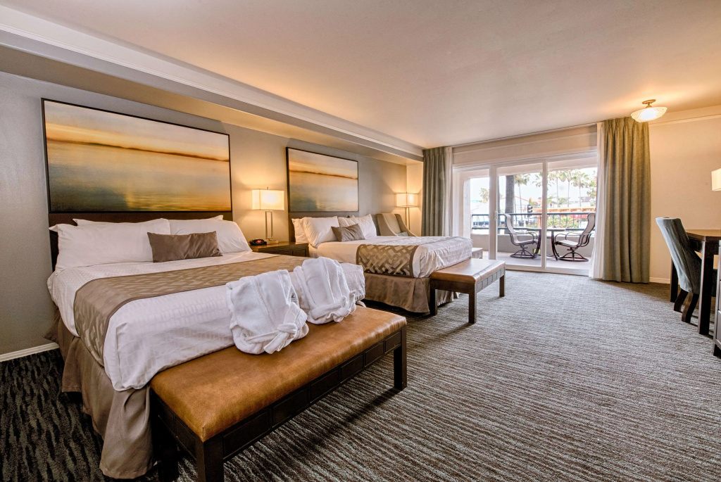 Tamarack Beach Hotel