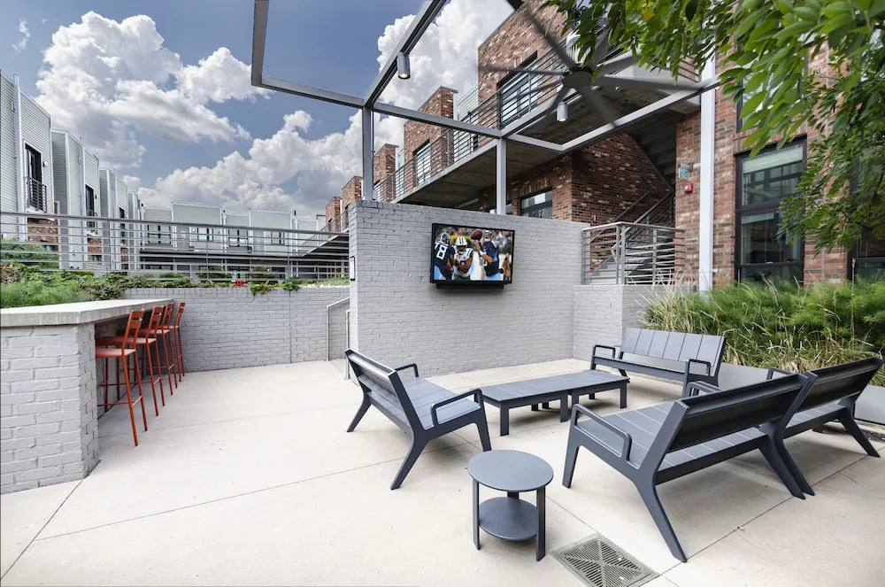 Acklen Luxury Condos by Hosteeva