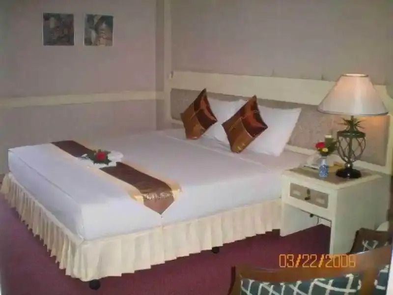 Royal Pacific Hotel