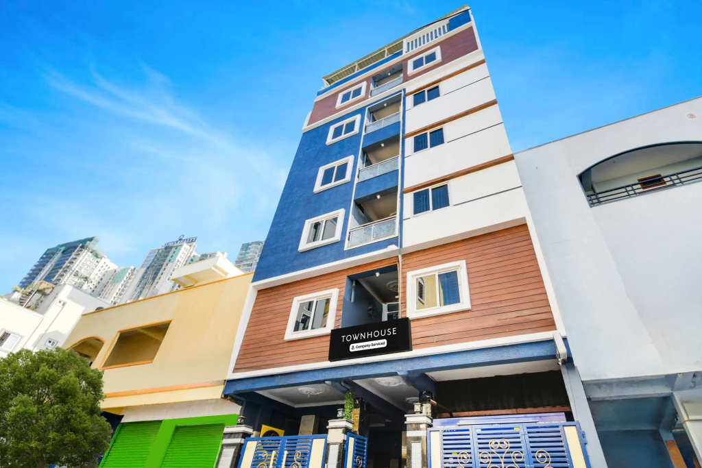 Super Townhouse Hitech City Near Yashoda Hospital
