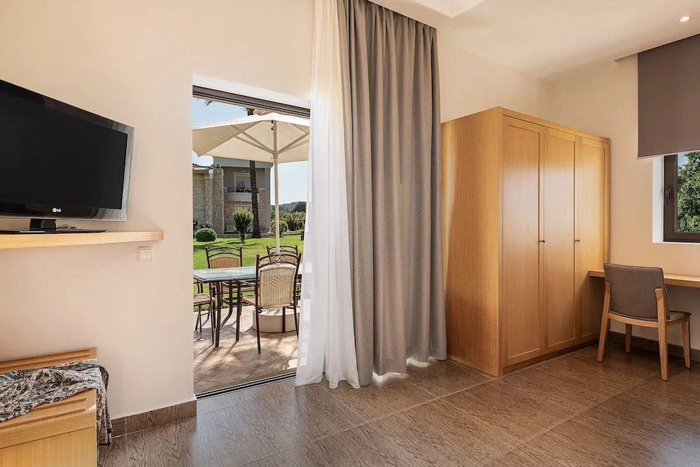 Caldera Theros Villas Chania