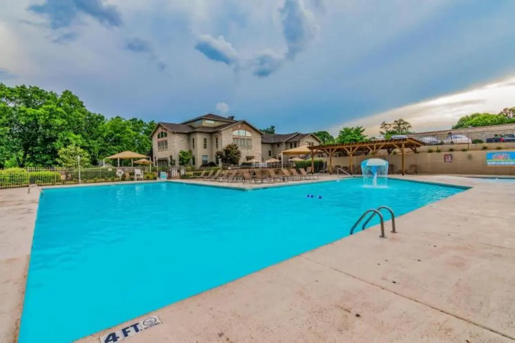 Matchplay - Resort Amenities W/ Indoor Pool - Comfort Meets Style and Fun!