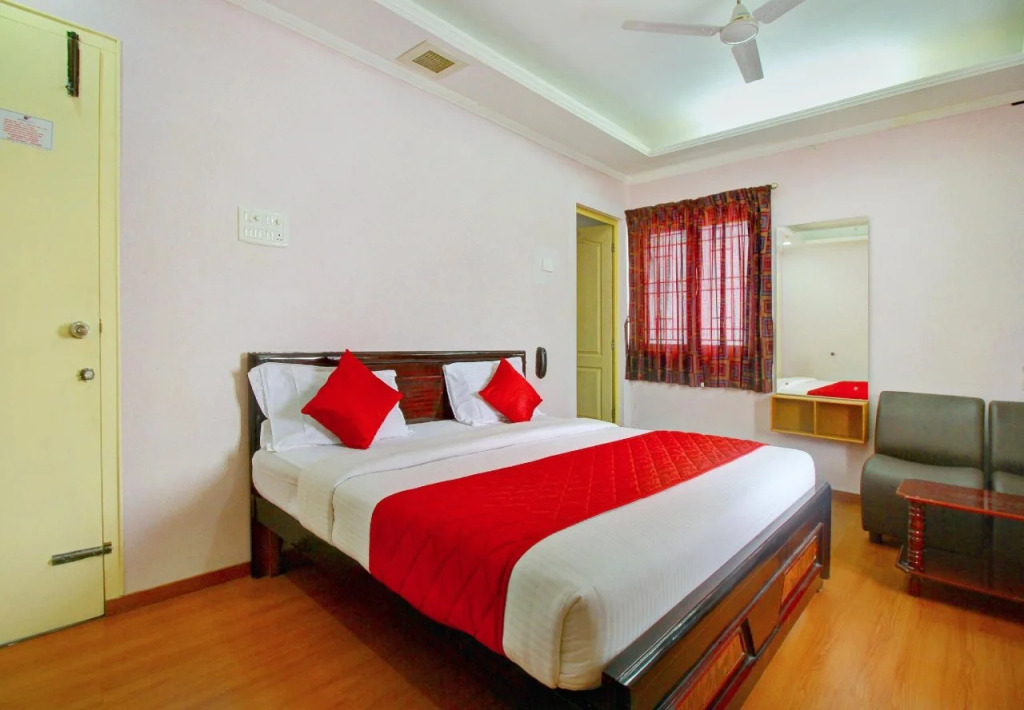 OYO 6732 Dheeran Residency