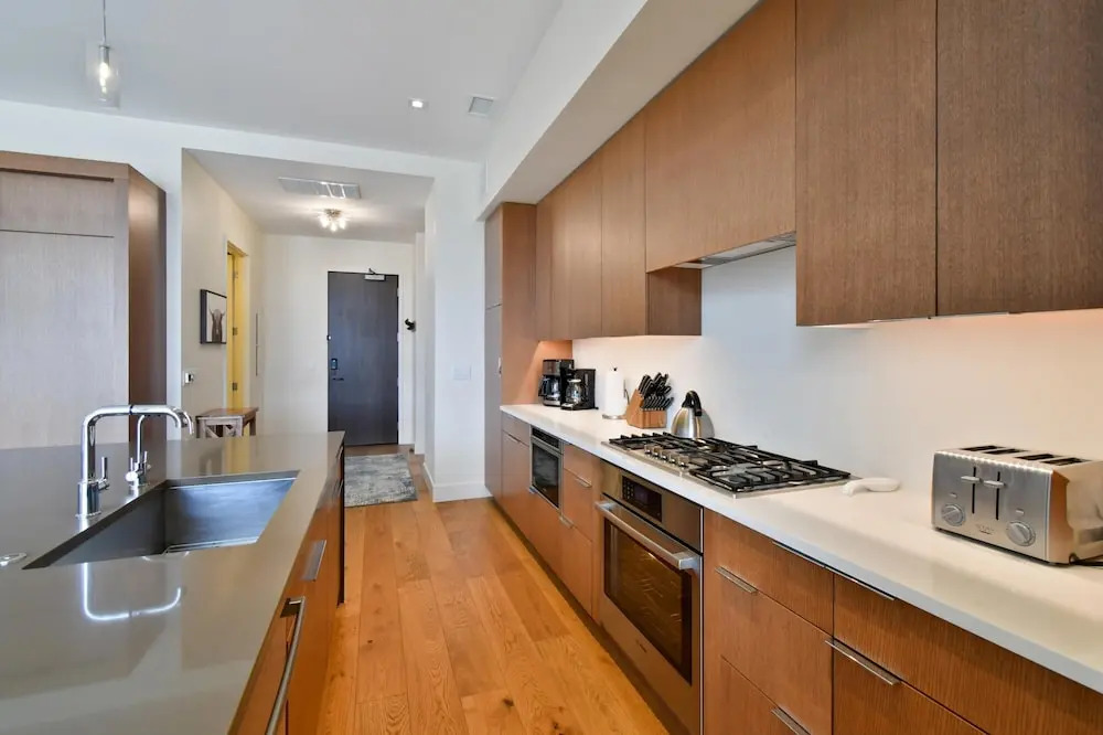 Stunning 4-bdr Penthouse With Rooftop Deck Ski-in out Access Pool hot Tubs 5-star Amenities