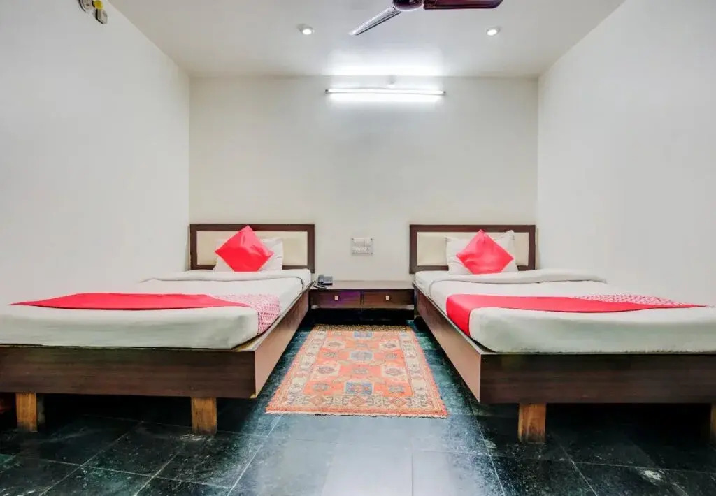 Sekhar's Rest House By OYO Rooms