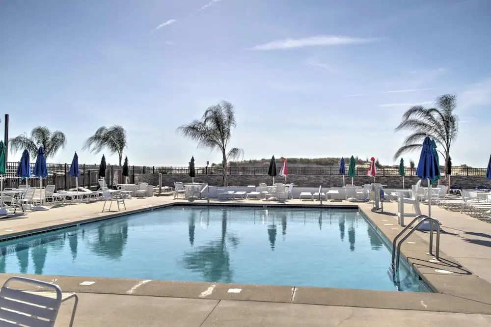 Poolside Fun, Beach Walks! Ocean Pines Coastal Gem