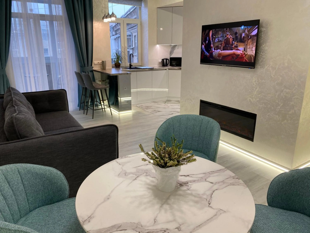 Panorama Luxury Apartment in The House with a Spire, a historical building in the city centre