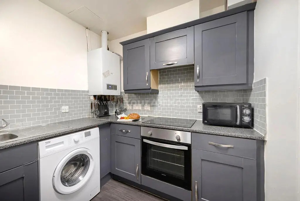 Modern 2 bed apartment in Croydon