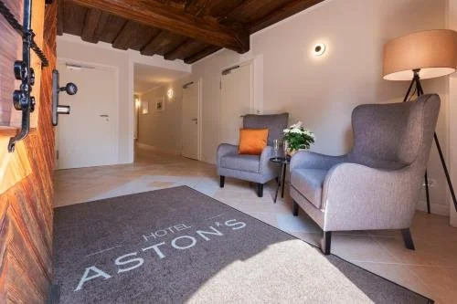 Aston's Hotel