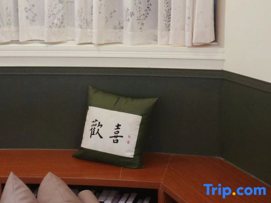 Cuan yue Space Youth Hostel (Laoximen Subway Station Branch)