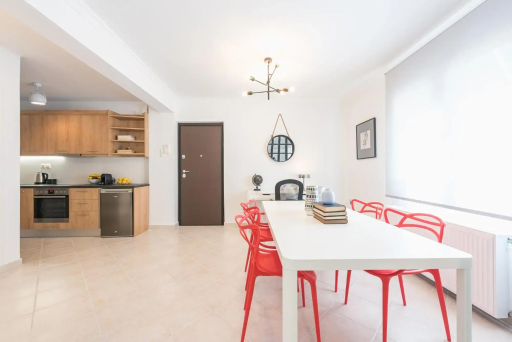 2 stops to Acropolis - Free Cancellation - Terrace