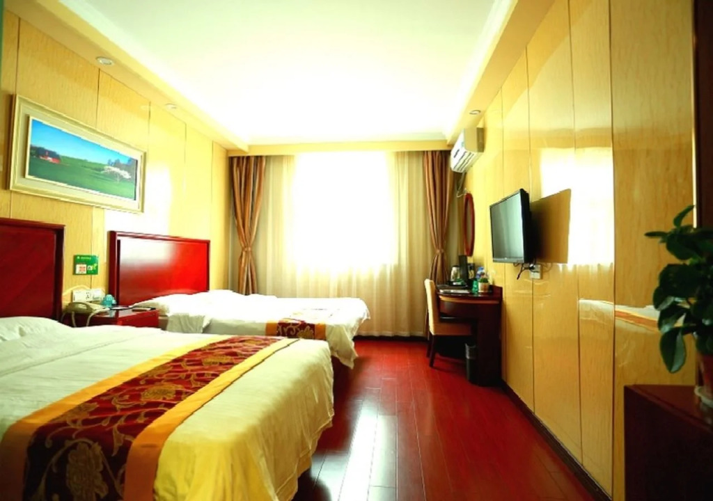 GreenTree Inn Shanghai Gongfu New Village Subway Station Express Hotel