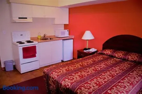 Royal Windsor Inn & Suites