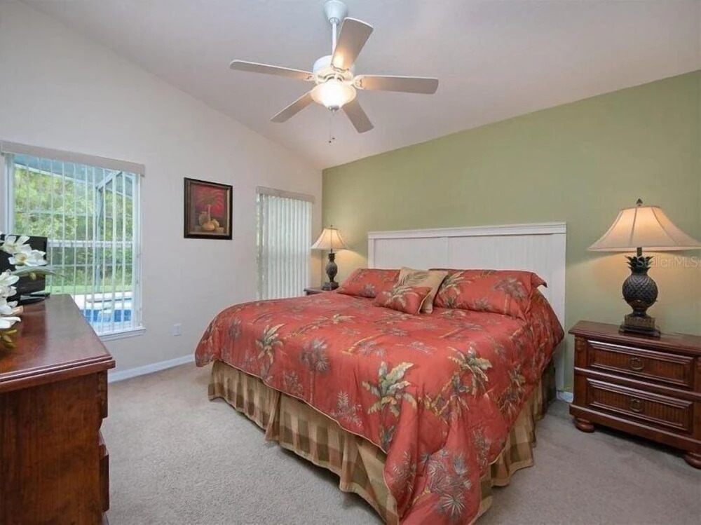 Westerly facing private pool and spa home over looking nature conservation area - 520