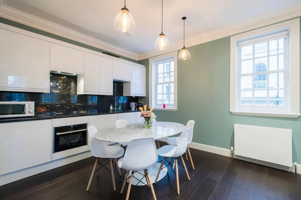 Elegant 2 bed Flat Close to Kensington Gardens!