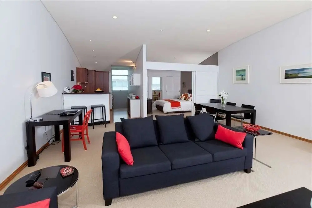 QV Penthouse Apt at Princes Wharf - 860