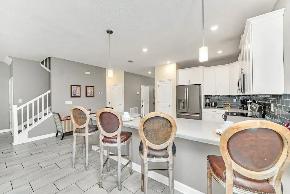 9032SD Lux 9Br Villa Close 2 Disney Pool Spa