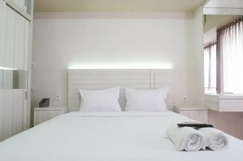 Spacious Studio Apartment Accses To Pakuwon Mall At Tanglin Supermall Mansion