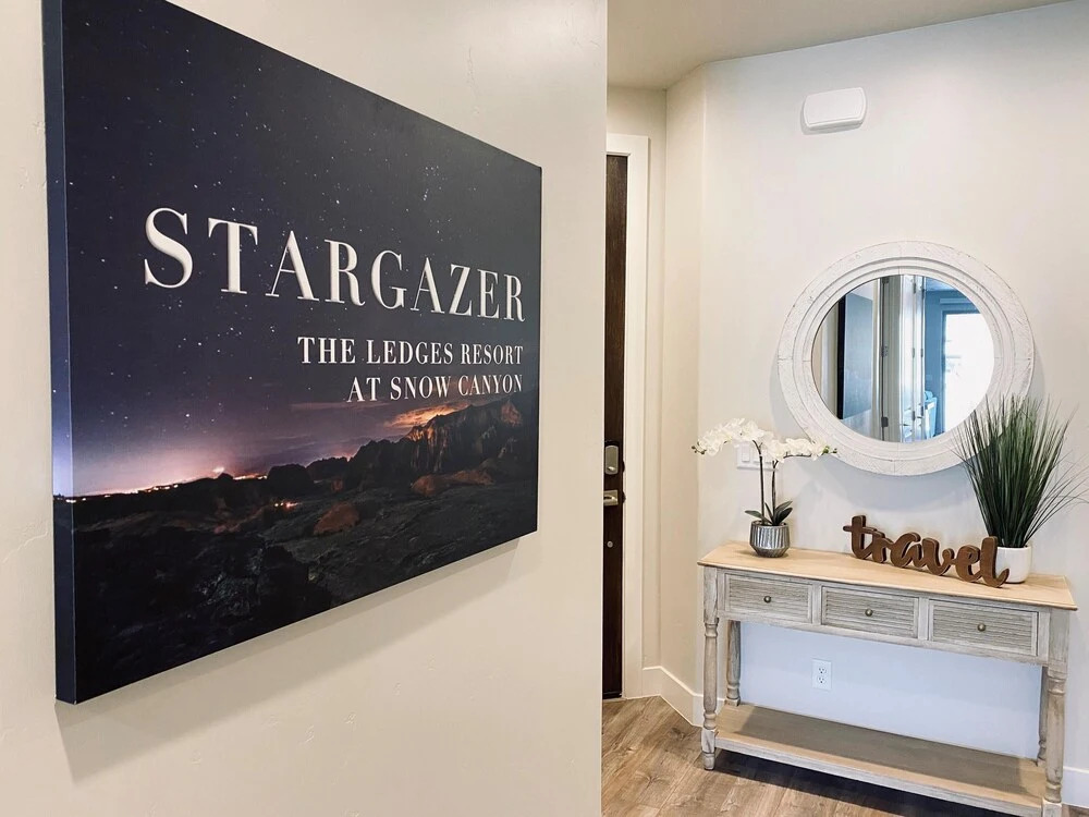Stargazer – Luxury Condo, Rooftop Views, Private Hot Tub