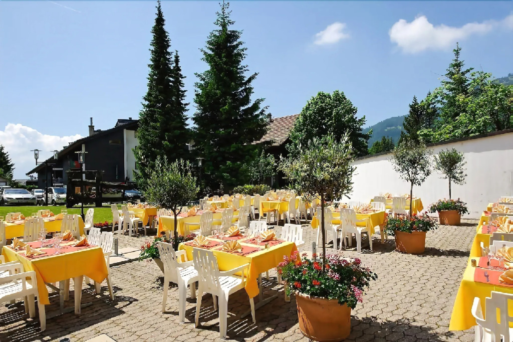 Victoria Hotel & Residence