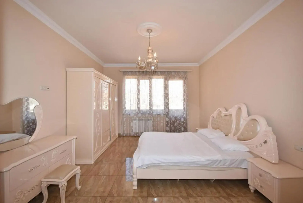 Teryan street, 4 bedrooms Luxury, Unique apartment TT888
